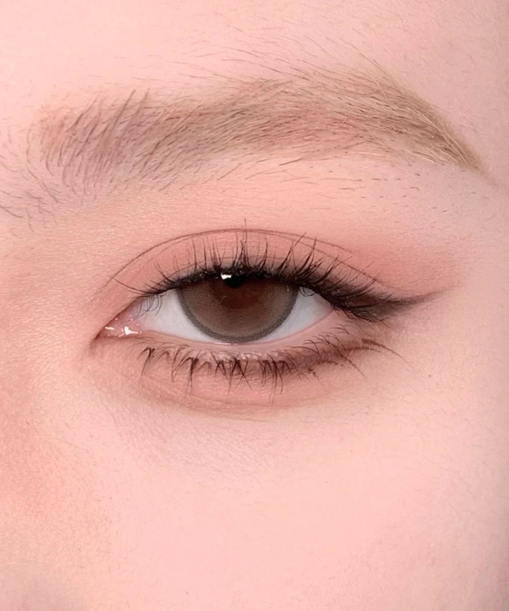 12 Shades Eyeshadow Palette - Image 12