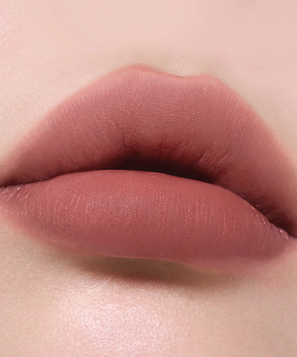 Lightweight Non-Smudging Velvet Rouge - Image 11